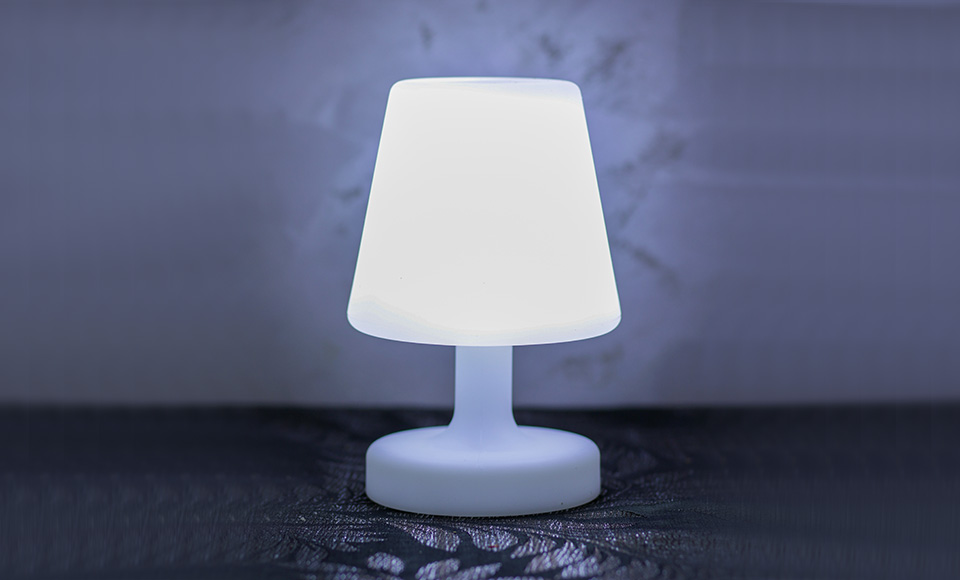 LED lampa – rgb (daljinski kontrolisana)